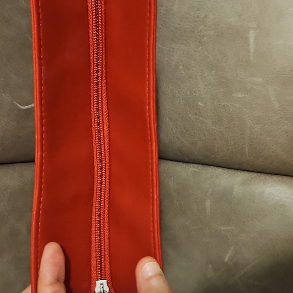 Red studded faux leather clutch - Picture 4 of 8